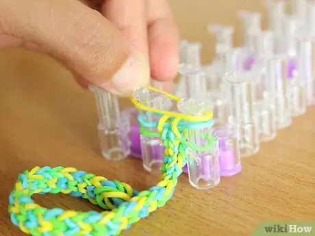 Image titled Make an Inverted Fishtail Bracelet from Rainbow Loom Step 5