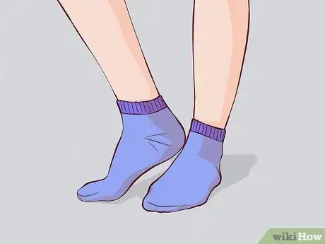 Image titled What to Wear on a Bowling Date Step 15