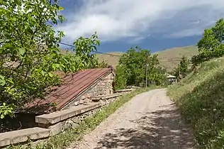 The road through the village towards the Spitakavor monastery