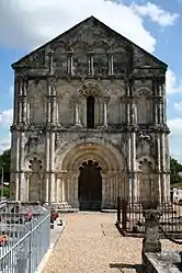 The church of Saint-Pierre of Petit-Palais-et-Cornemps,
13th century