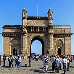 The&nbsp;Gateway of India is an arch-monument built in&nbsp;1913–1924 in Mumbai, India, to commemorate the landing of&nbsp;Emperor&nbsp;George V, the first British monarch to the country, in December 1911.
