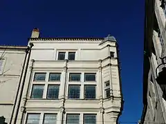 Maison Lapeyre: façade facing Coderc Plaza.