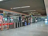 Line 2 concourse