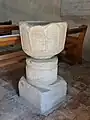 Cuve baptismale en marbre XIIe&nbsp;siècle