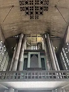 Orgue et tribune de l'église Notre-Dame-de-la-Consolation. Le Raincy.