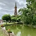 L'église et les douves