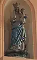 Vierge à l'Enfant piétinant un dragon.