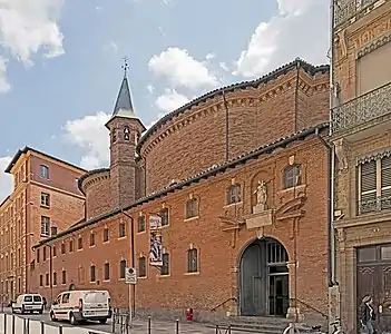 Façade de l'église Saint-Jérôme.