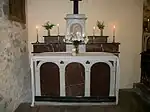 L'autel et le tabernacle.