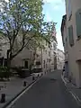Façade avec l'ancien couvent à gauche