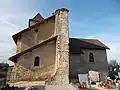 Façade est, avec le transept (g.) et la nef (d.).