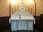 L'autel et le tabernacle.