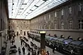 intérieur du bureau de poste pragois Hlavní pošta v Praze&nbsp;(cs)