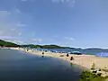 Tourisme automobile sur les rives de la mer du Japon à la baie de Vladimir