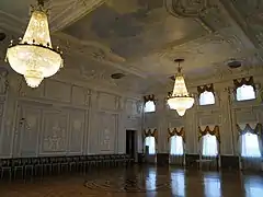 La salle de bal.