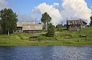 Maisons depuis le lac.