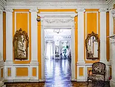 une porte.