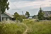 Chemin entre les maisons.