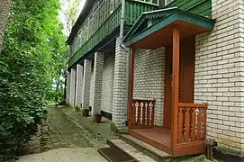 Sa maison,
