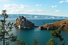 Panorama du lac au cap Bourkhan.