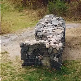 Tacon Site de l'Emblème Animalier, implanté à l'Île du Repos à Péribonka (Québec, Canada), 1995.