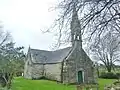 Beuzec-Cap-Sizun : la chapelle Saint-Conogan, vue extérieure d'ensemble.