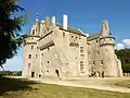 Le château de Kérouzéré vu du sud-ouest.