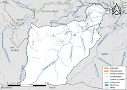 Carte en couleur présentant le réseau hydrographique de la commune