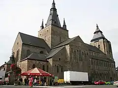 la collégiale au XXIe&nbsp;siècle.
