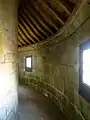Le château de Kérouzéré, vue intérieure, coursive d'une tour.