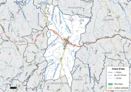 Carte en couleur présentant le réseau hydrographique de la commune