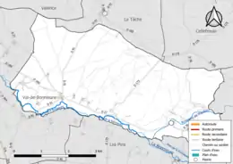 Carte en couleur présentant le réseau hydrographique de la commune
