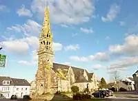 Vue d'ensemble de l'église paroissiale.