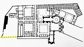 Nouveau bloc d'entrée, infirmerie (en gris) ; aqueduc (en jaune).