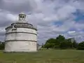 Le pigeonnier et l'abbaye de Montierneuf.