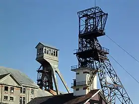 Les chevalements Rodolphe 1, en acier, et Rodolphe 2, en béton.