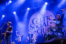 vu du Celtic Social Club sur scène