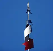 Drapeau fixe de la mairie.