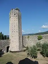La tour hexagonale.