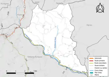 Carte en couleur présentant le réseau hydrographique de la commune