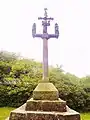 Le calvaire près de la chapelle.