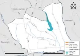 Carte en couleur présentant le réseau hydrographique de la commune