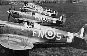 Spitfires du :No. 331 Squadron RAF (en) à Catterick au printemps 1942.