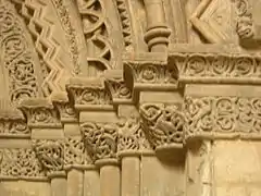 Détail du portique du cloître de l'ancienne cathédrale de Lleida&nbsp;(es).