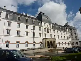 La façade de l'ancien grand séminaire de Quimper-Kerfeunteun.