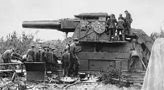 Obusier de 420&nbsp;mm allemand.