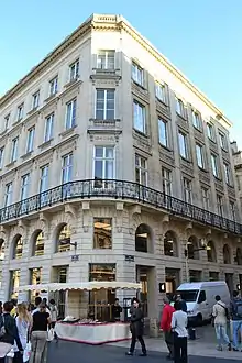 Hôtel Bonnaffé, avec l'Apple Store de Bordeaux.