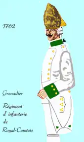 Dessin d'un homme moustachu habillé d'un costume blanc au col et aux manches verts et aux boutons dorés et coiffé d'un chapeau en hauteur.