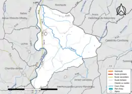 Carte en couleur présentant le réseau hydrographique de la commune