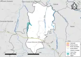 Carte en couleur présentant le réseau hydrographique de la commune